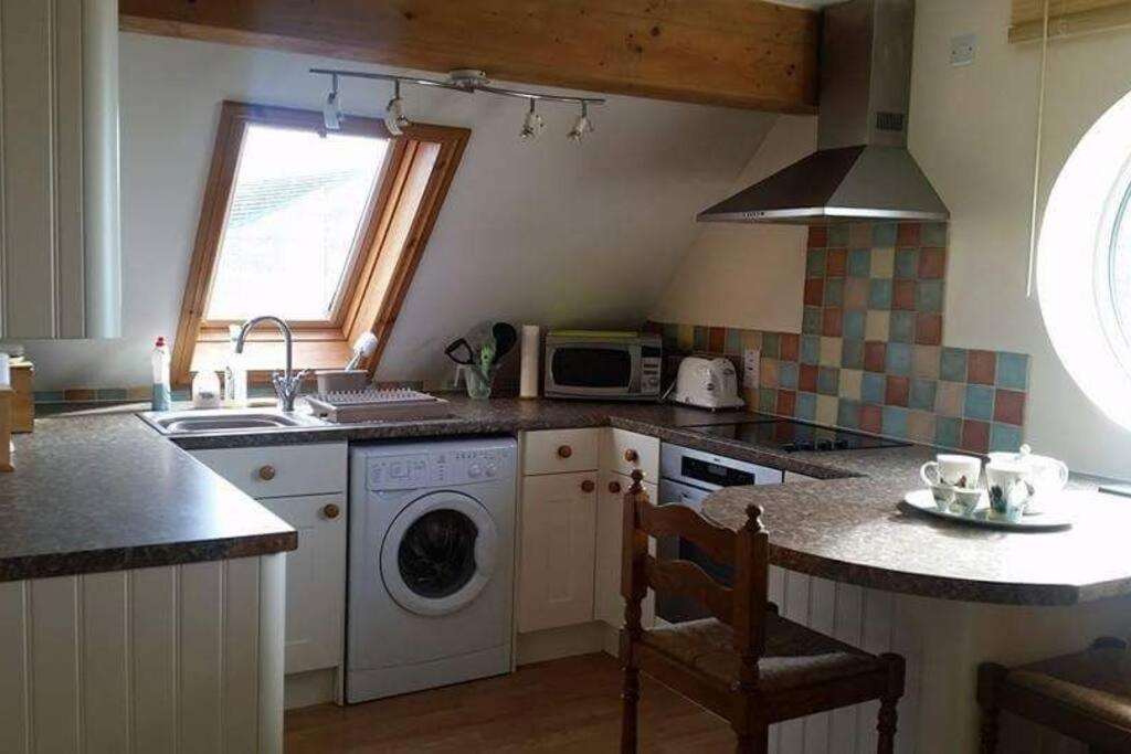 Seaview Self-Catering Apartment Уеймут Екстериор снимка